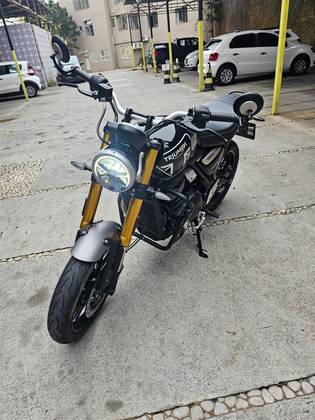 TRIUMPH SPEED 400 